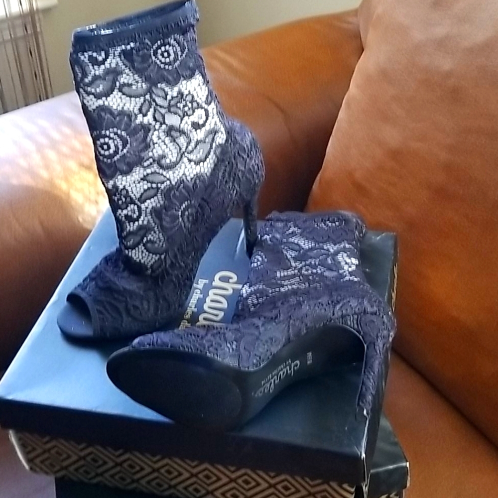 Charles- Black stretch lace shoes size 8.5